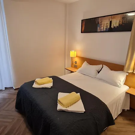 Jafar 5 - Modern 1Br With Balcony & Bathtub Апартаменты
