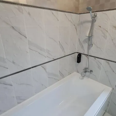 Jafar 5 - Modern 1Br With Balcony & Bathtub Апартаменты Тимишоара