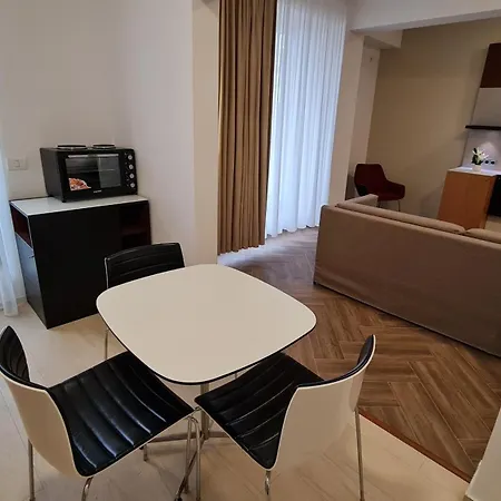 Апартаменты Jafar 5 - Modern 1Br With Balcony & Bathtub Тимишоара